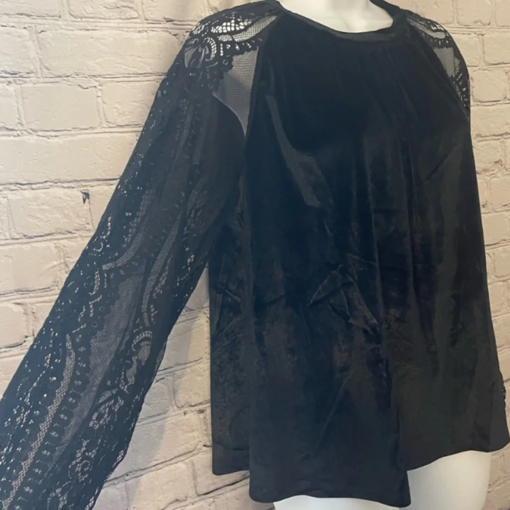 Broadway NYC Fashions Lovely Black Top  Size XL NWOT - Picture 3 of 4